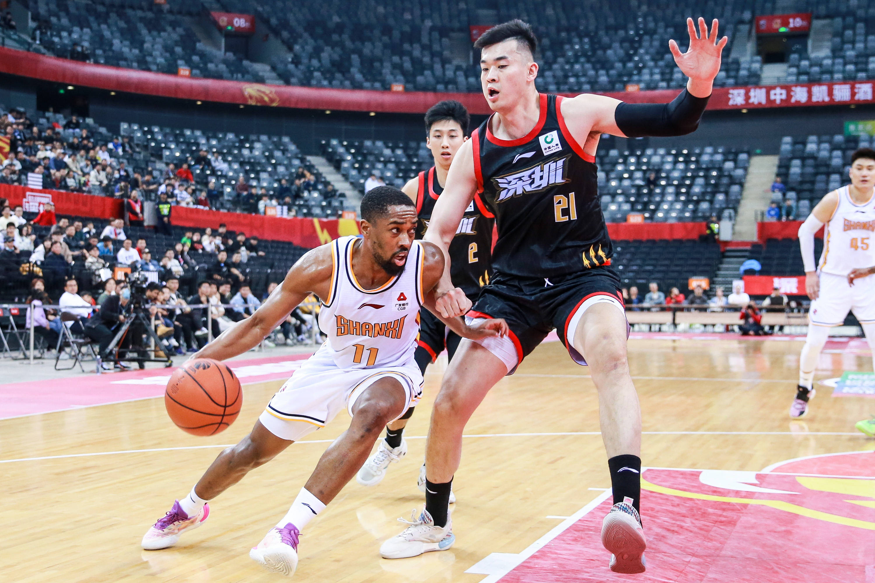 三场比赛中 三场比赛中