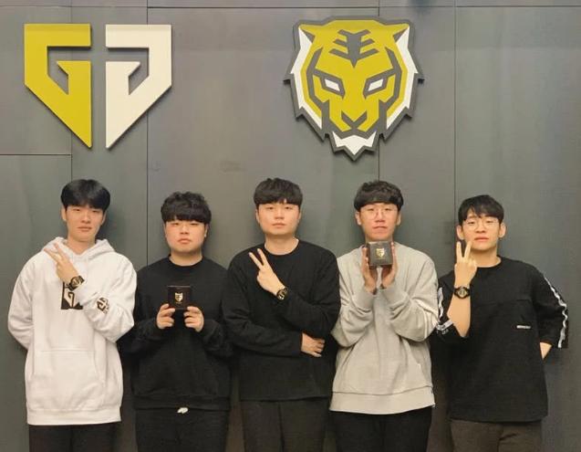 高尔夫注入 高尔夫注入