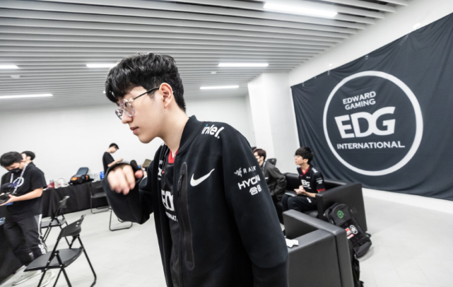 隨時準備承 隨時準備承